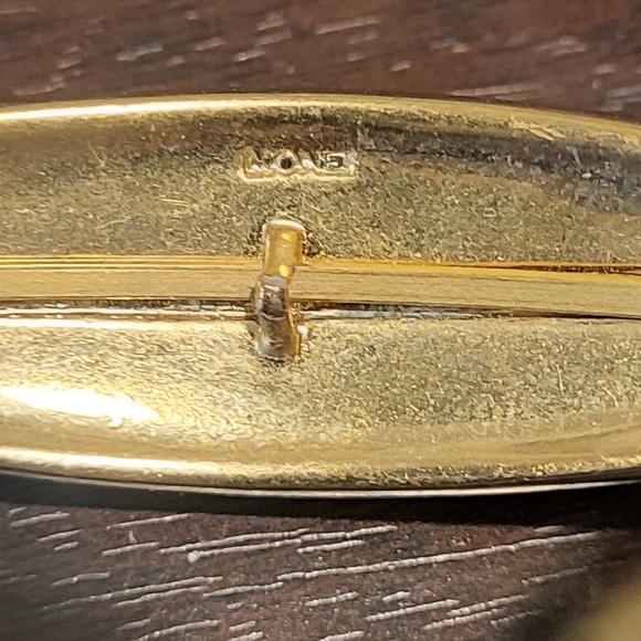 Vintage Monet Gold Tone & Mother Of Pearl Cuff Bracelet - Picture 3 of 6